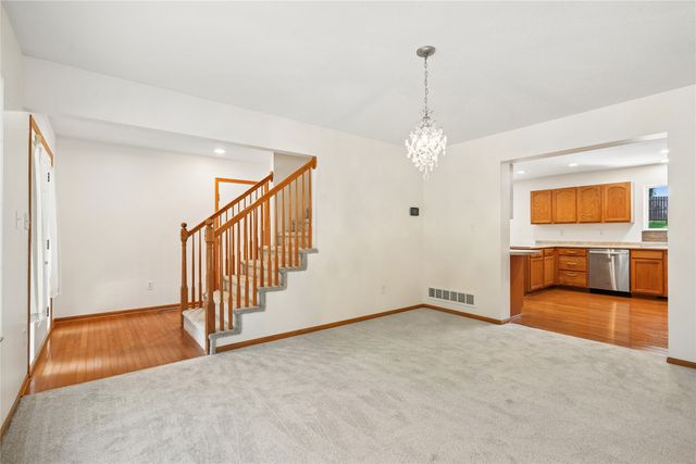6008 NW 50th Street, Johnston, IA 50131