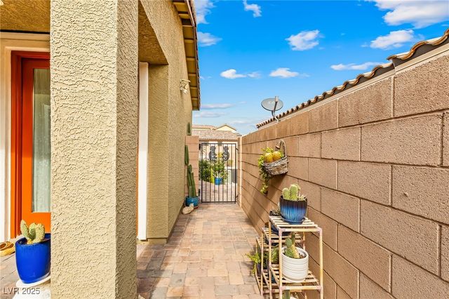 2061 Alki Beach Avenue, Laughlin, NV 89029