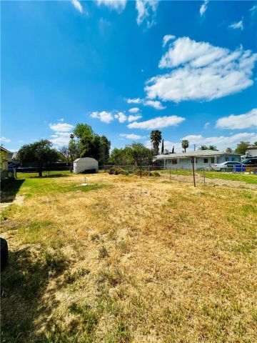 425 Grand Ave, Colton, CA 92324