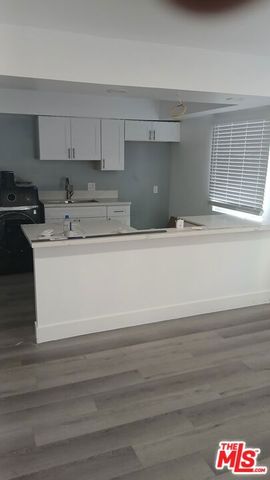 6751 Arlington Avenue, Los Angeles, CA 90043