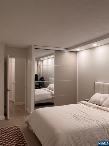 200 Winston 1205, Cliffside Park, NJ 07010