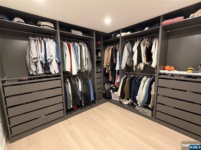 200 Winston 1205, Cliffside Park, NJ 07010