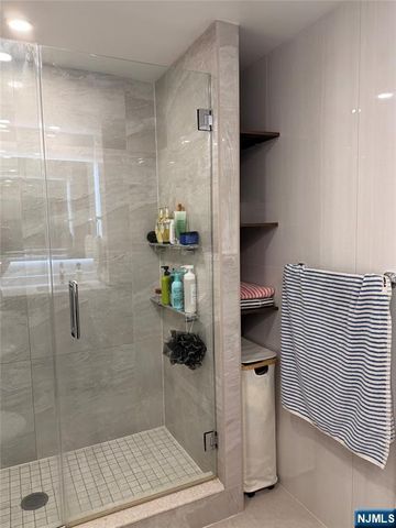 200 Winston 1205, Cliffside Park, NJ 07010