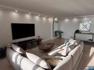 200 Winston 1205, Cliffside Park, NJ 07010