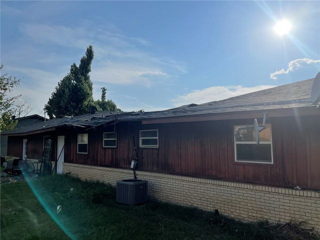 917 S 15th Street, Rogers, AR 72758