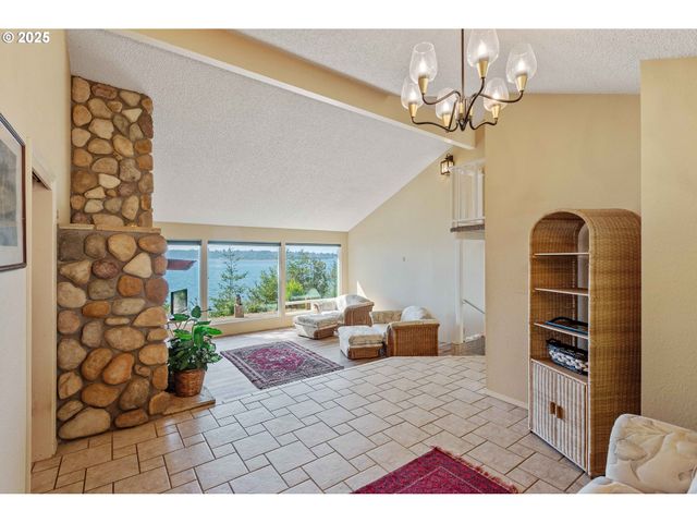 64662 E BAY Rd, North Bend, OR 97459