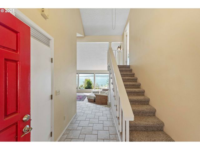 64662 E BAY Rd, North Bend, OR 97459