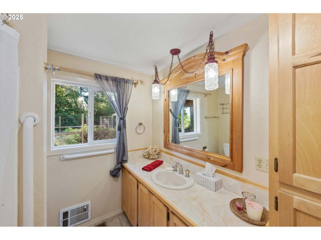 64662 E BAY Rd, North Bend, OR 97459