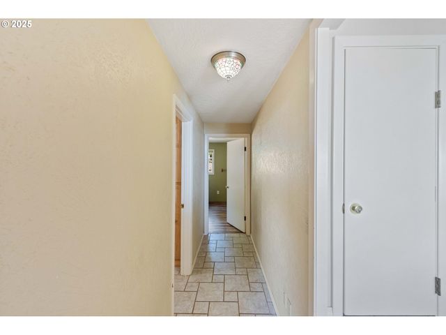 64662 E BAY Rd, North Bend, OR 97459