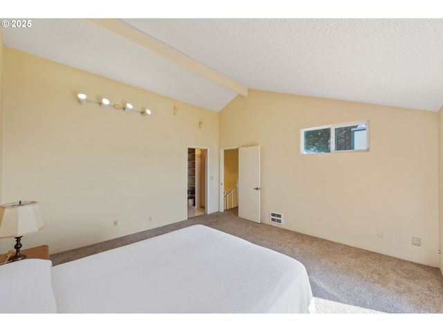 64662 E BAY Rd, North Bend, OR 97459