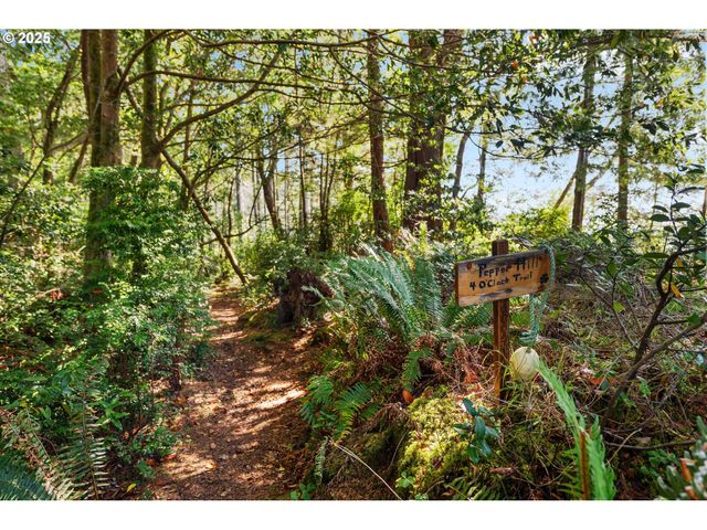 64662 E BAY Rd, North Bend, OR 97459