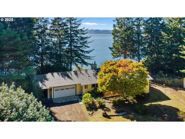 64662 E BAY Rd, North Bend, OR 97459