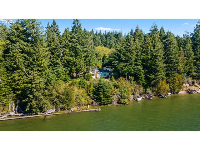 64662 E BAY Rd, North Bend, OR 97459