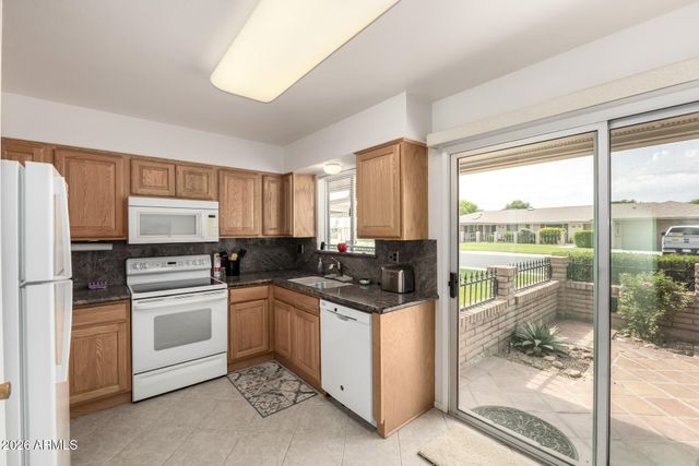 10428 W ROUNDELAY Circle, Sun City, AZ 85351