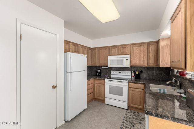 10428 W ROUNDELAY Circle, Sun City, AZ 85351