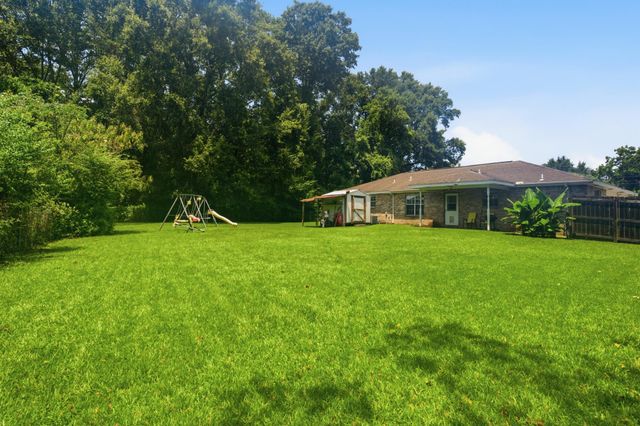 32 Corinth Rd., Petal, MS 39465