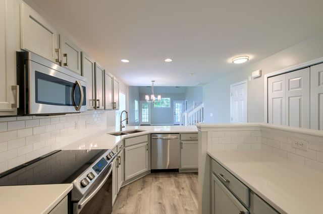 8721 Grassy Oak Trail, North Charleston, SC 29420