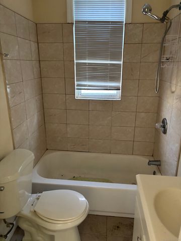 373 Blatchley Avenue, New Haven, CT 06513