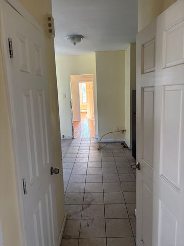 373 Blatchley Avenue, New Haven, CT 06513