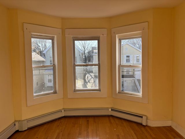 373 Blatchley Avenue, New Haven, CT 06513