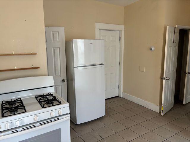 373 Blatchley Avenue, New Haven, CT 06513