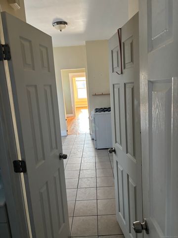 373 Blatchley Avenue, New Haven, CT 06513