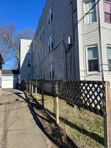 373 Blatchley Avenue, New Haven, CT 06513