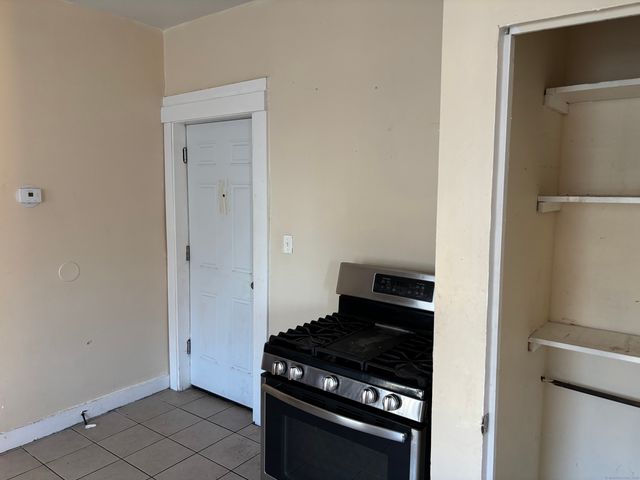 373 Blatchley Avenue, New Haven, CT 06513