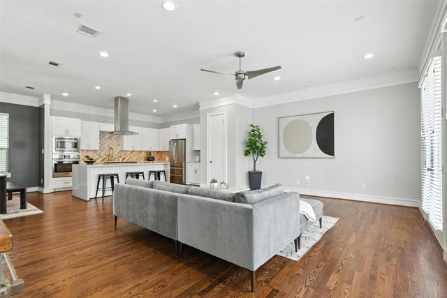 803 Willard Street, Houston, TX 77006