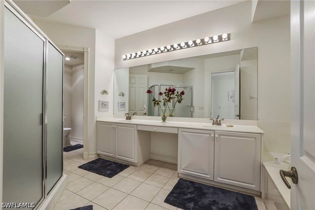 1875 Les Chateaux BLVD 303, Naples, FL 34109