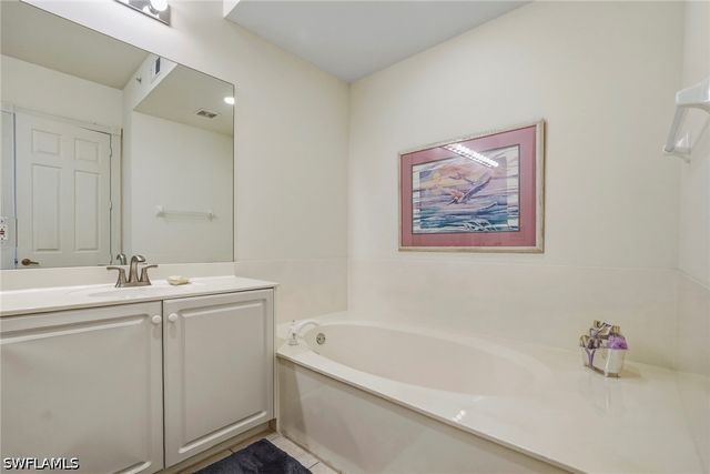 1875 Les Chateaux BLVD 303, Naples, FL 34109