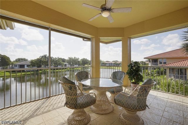 1875 Les Chateaux BLVD 303, Naples, FL 34109