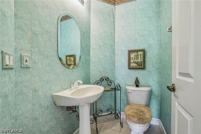 1875 Les Chateaux BLVD 303, Naples, FL 34109