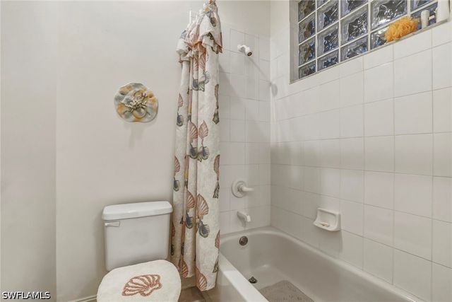 1875 Les Chateaux BLVD 303, Naples, FL 34109