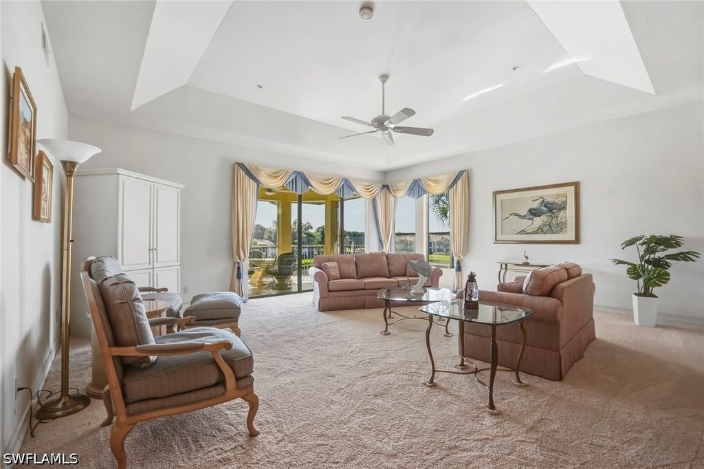 1875 Les Chateaux BLVD 303, Naples, FL 34109