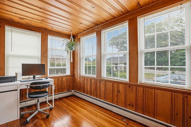 24 Henry St, Mansfield, MA 02048