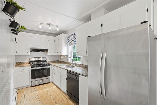 24 Henry St, Mansfield, MA 02048