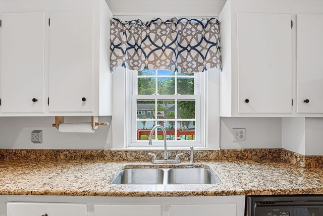 24 Henry St, Mansfield, MA 02048