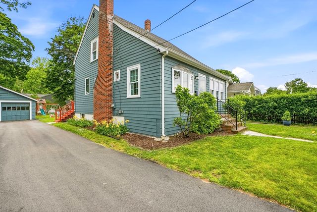 24 Henry St, Mansfield, MA 02048