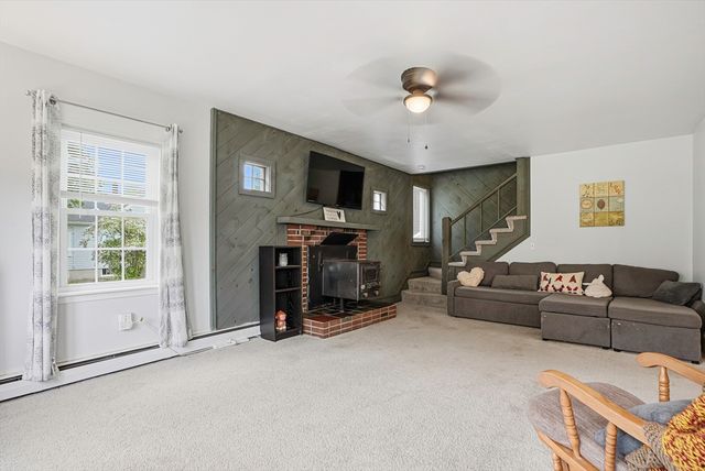 24 Henry St, Mansfield, MA 02048