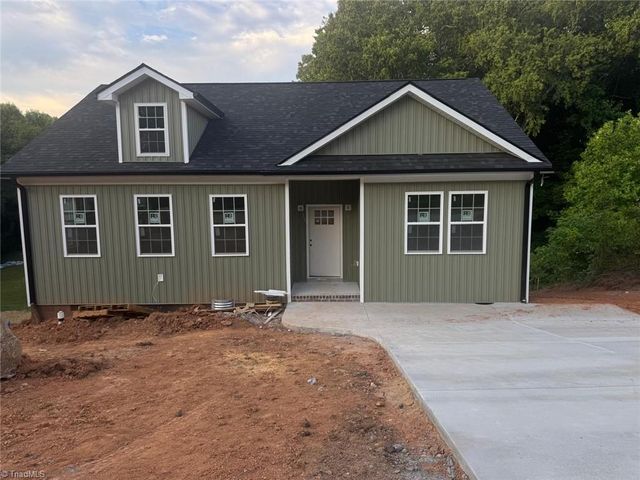 132 Pinnix Street, Jonesville, NC 28642