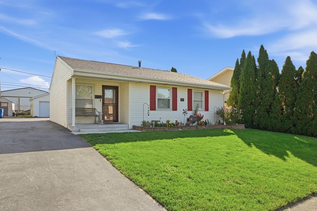 3221 Hopkins Street, Steger, IL 60475 — exterior