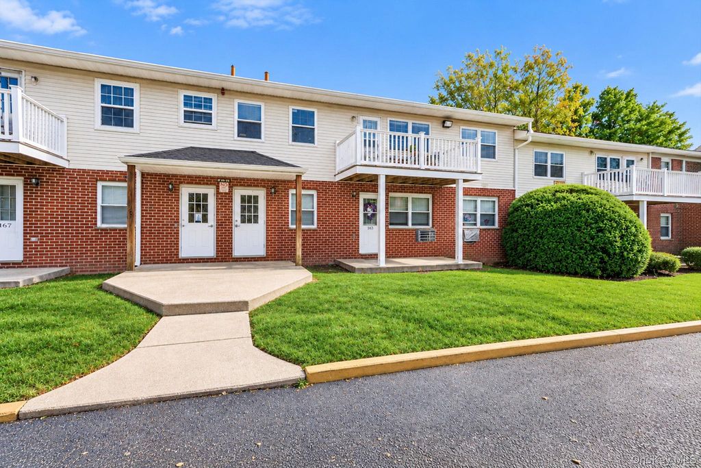 1 Hemlock Drive F164, Bay Shore, NY 11706 — exterior