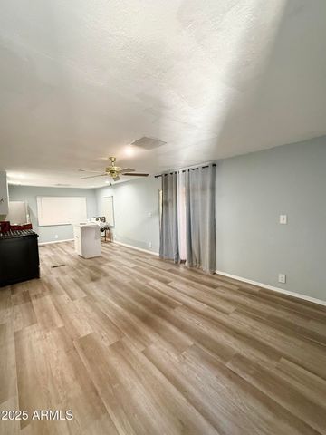 10701 N 99TH Avenue 17, Peoria, AZ 85345