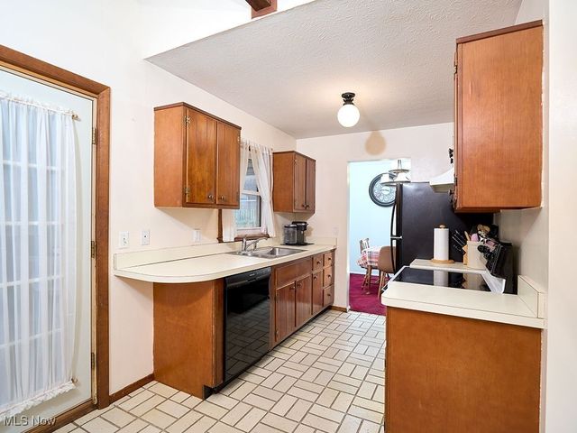 26511 Locust Drive, Olmsted Falls, OH 44138