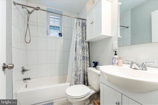 2037 MOUNT VERNON STREET, Philadelphia, PA 19130