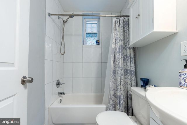 2037 MOUNT VERNON STREET, Philadelphia, PA 19130