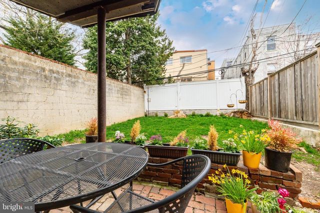 2037 MOUNT VERNON STREET, Philadelphia, PA 19130