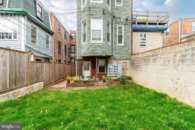 2037 MOUNT VERNON STREET, Philadelphia, PA 19130