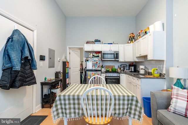 2037 MOUNT VERNON STREET, Philadelphia, PA 19130